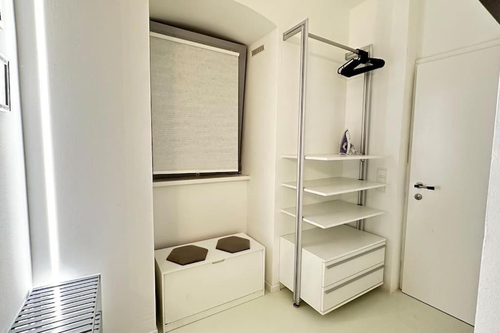 C’est La Vie à Paris Apartment